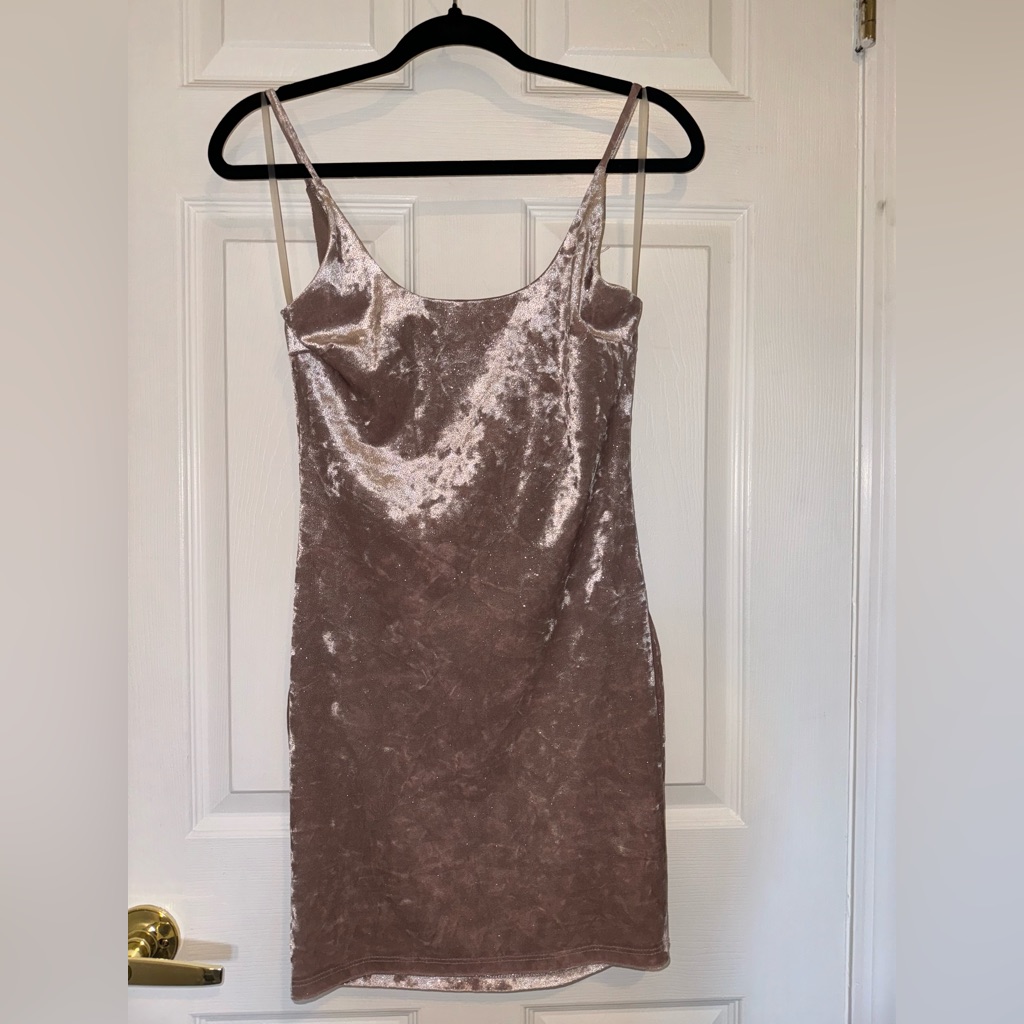 Rose Gold Windsor Dress In Size Small